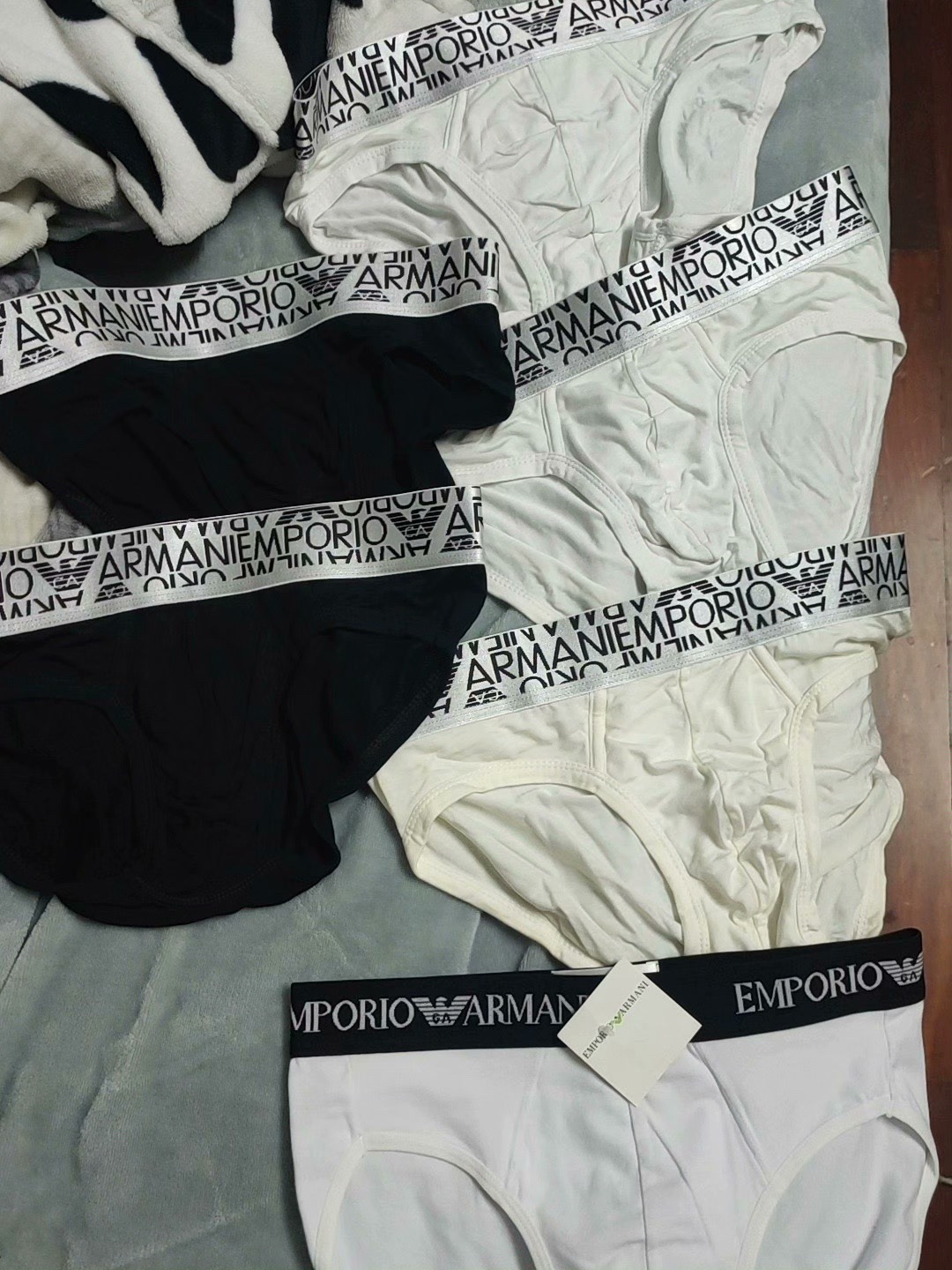 Men's triangle pants, men's cotton triangle pants, Armani triangle pants, Versace triangle pants, Armani triangle pants - Product purchasing | China product purchasing | Idle fish product purchasing | Taojiyun product purchasing | Taojiyun China product purchasing | Taojiyun Idle fish product purchasing